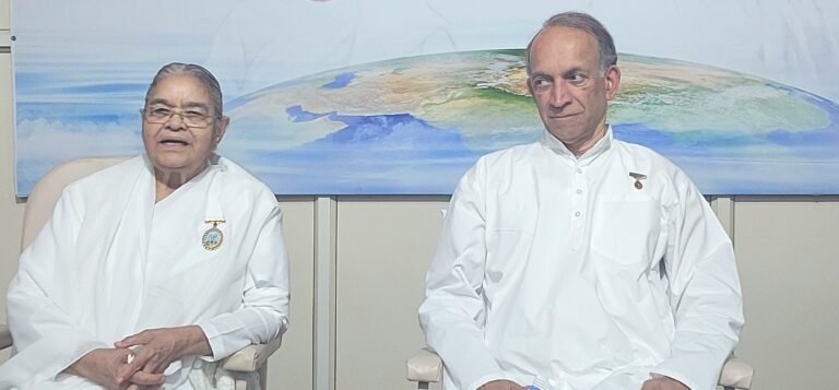 ‘मेरा’ से ‘अदृश्य मुसाफ़िर’ तक: गांधीनगर में राजयोगी बीके डॉ. प्रशान्त का सुरक्षा बॉक्स मॉडल