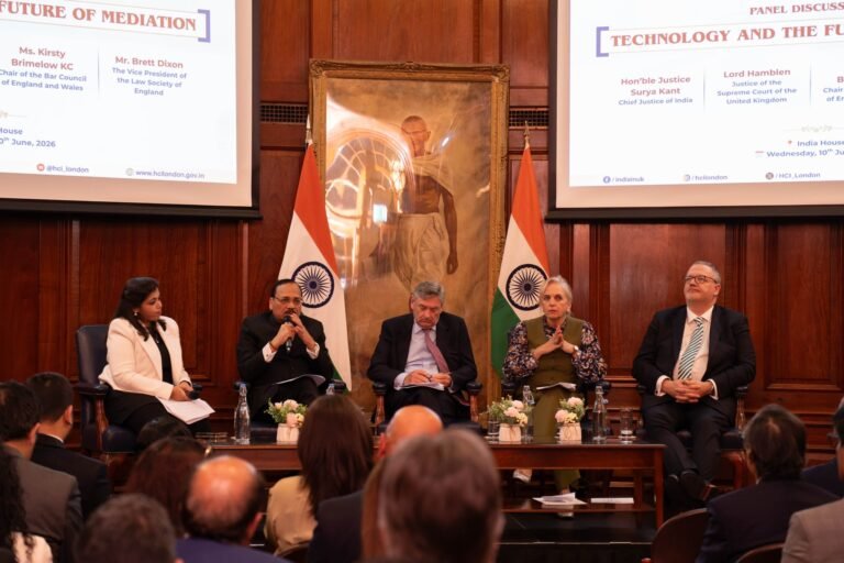 मुख्य न्यायाधीश सूर्यकांत की ब्रिटेन यात्रा की परतें: अधूरा प्रश्न, बैडमिंटन पोस्टर और उठते सवाल
